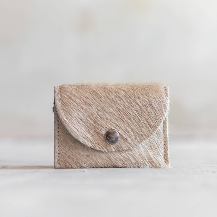 Portafoglio in pelle di mucca con bottone a pressione