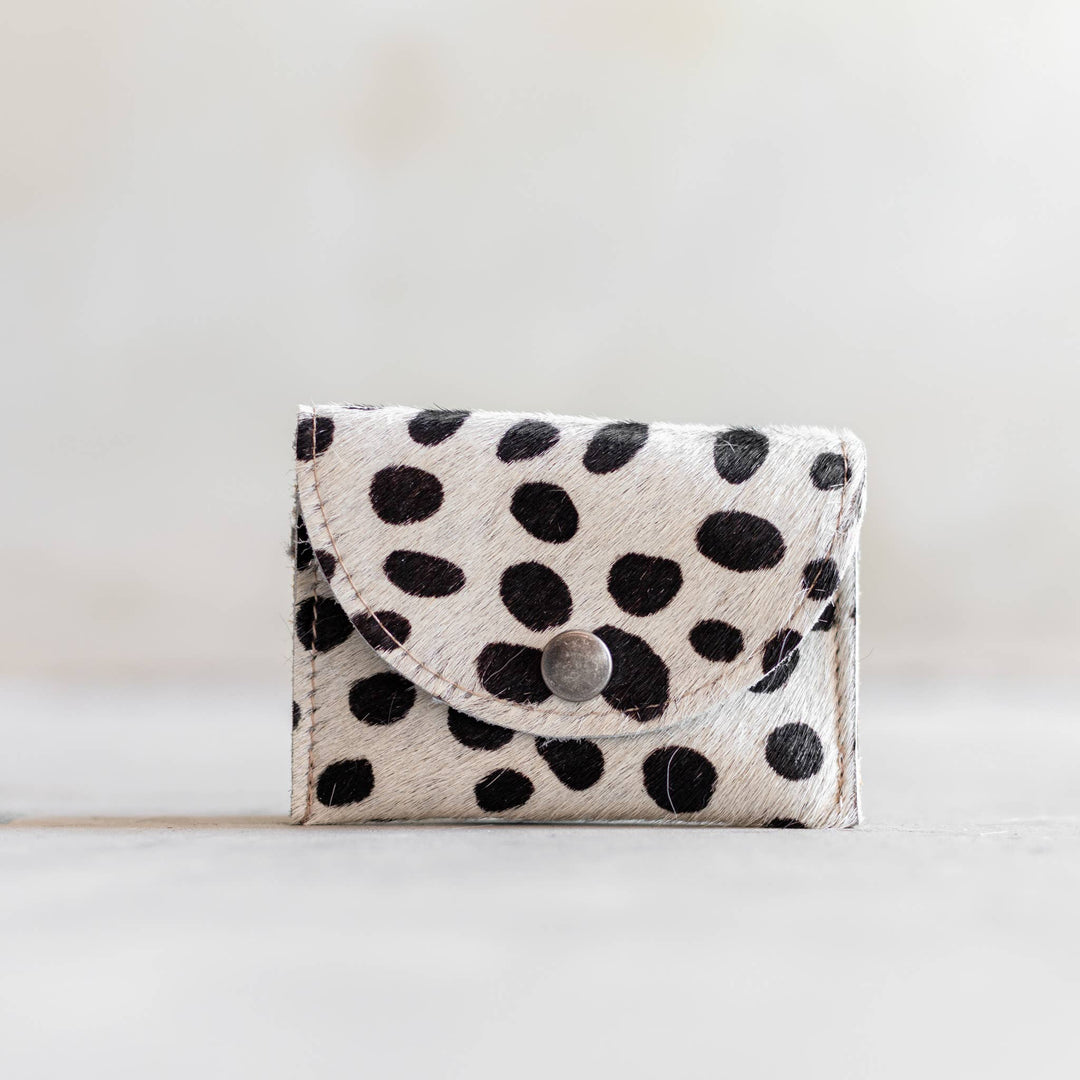 Portafoglio in pelle di mucca con bottone a pressione