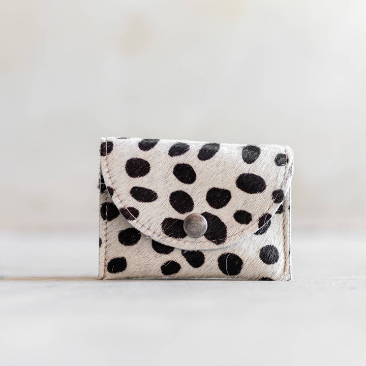 Portafoglio in pelle di mucca con bottone a pressione