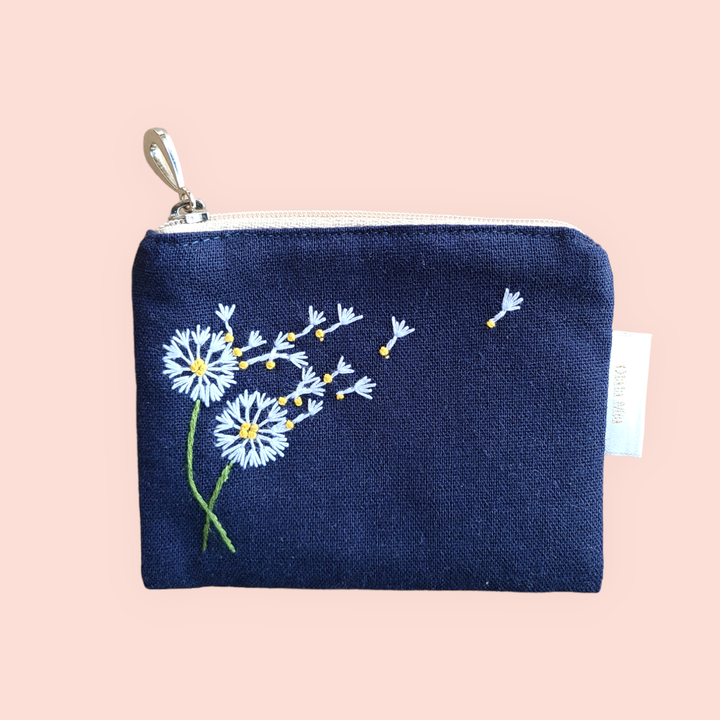 Portamonete con fiori di tarassaco ricamato a mano